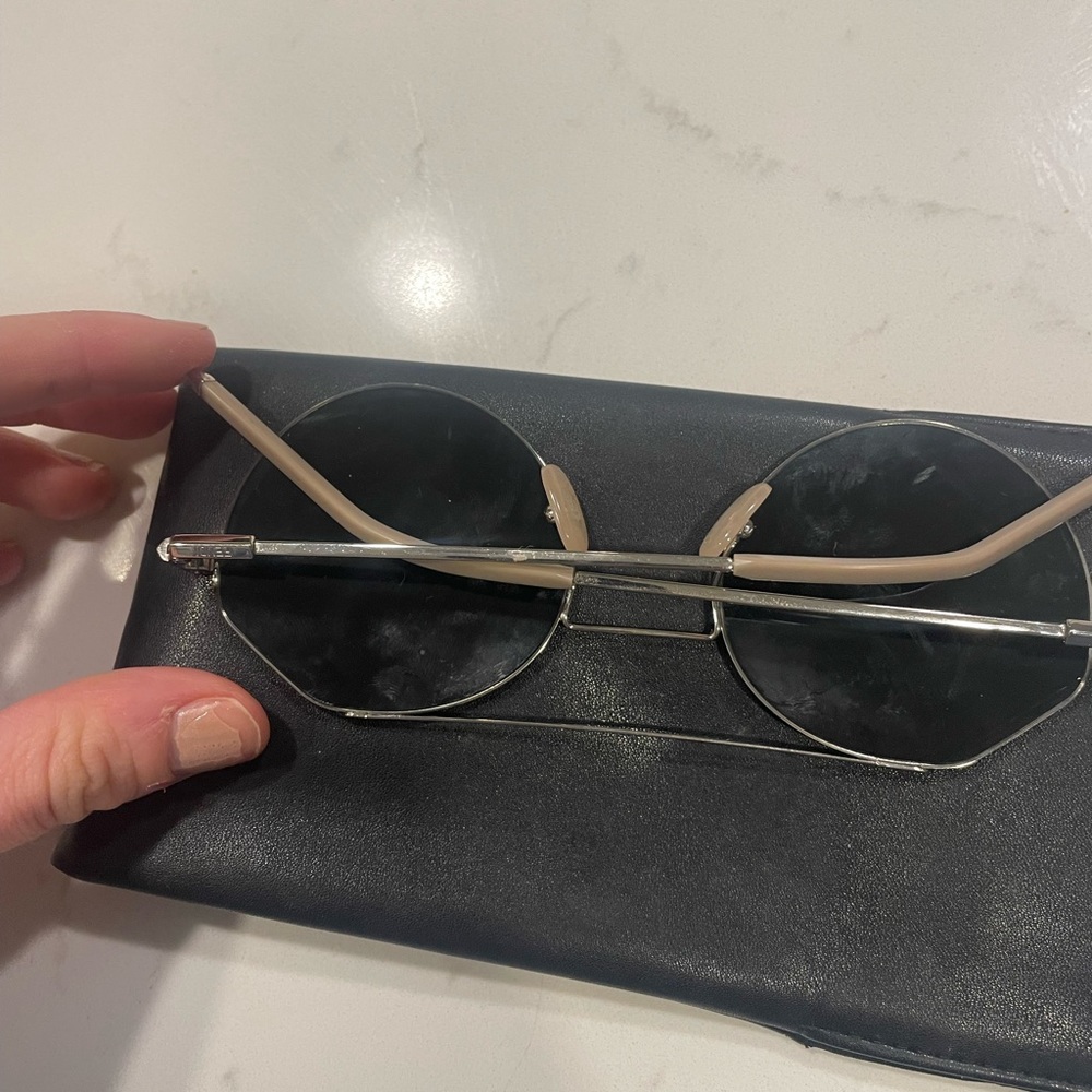 Fendi Eyeliner Silver Grey Sunglasses 🕶️ - Picture 6 of 7